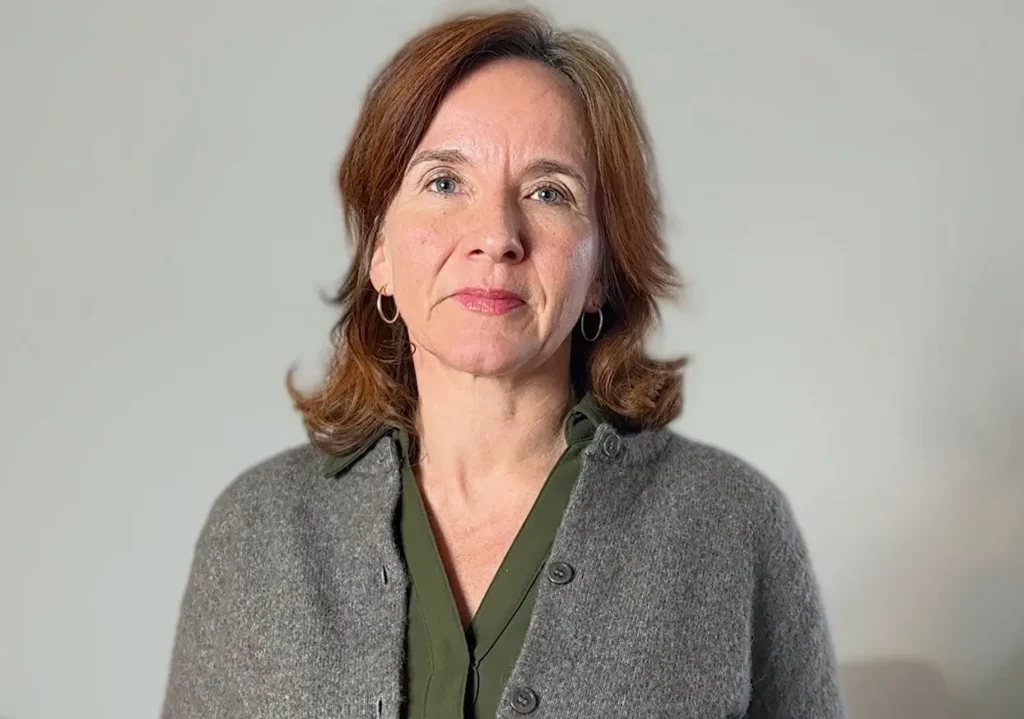 Portræt af Elna, seniorjurist i DIGNITY