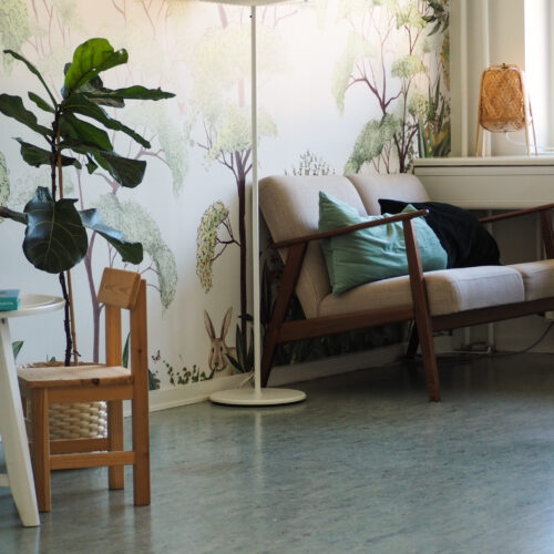 DIGNITY waitingroom