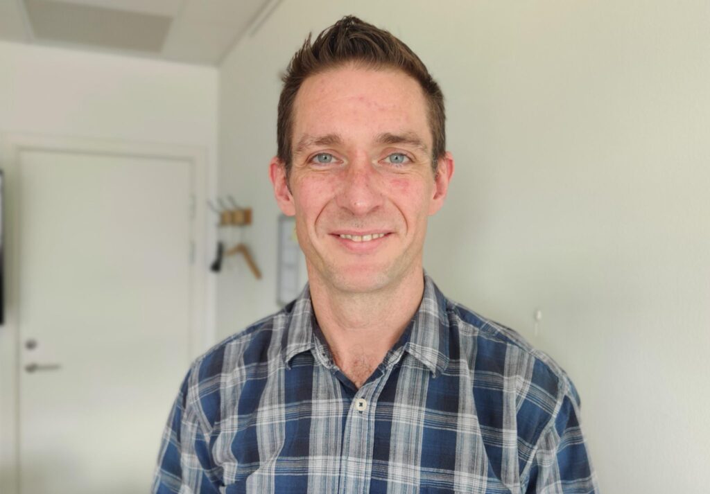 Portræt af Eoin O’s Shea, som er psykolog hos DIGNITY